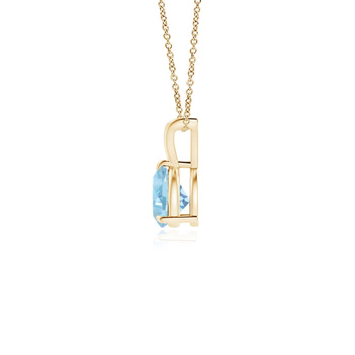 A - Swiss Blue Topaz / 0.5 CT / 14 KT Yellow Gold