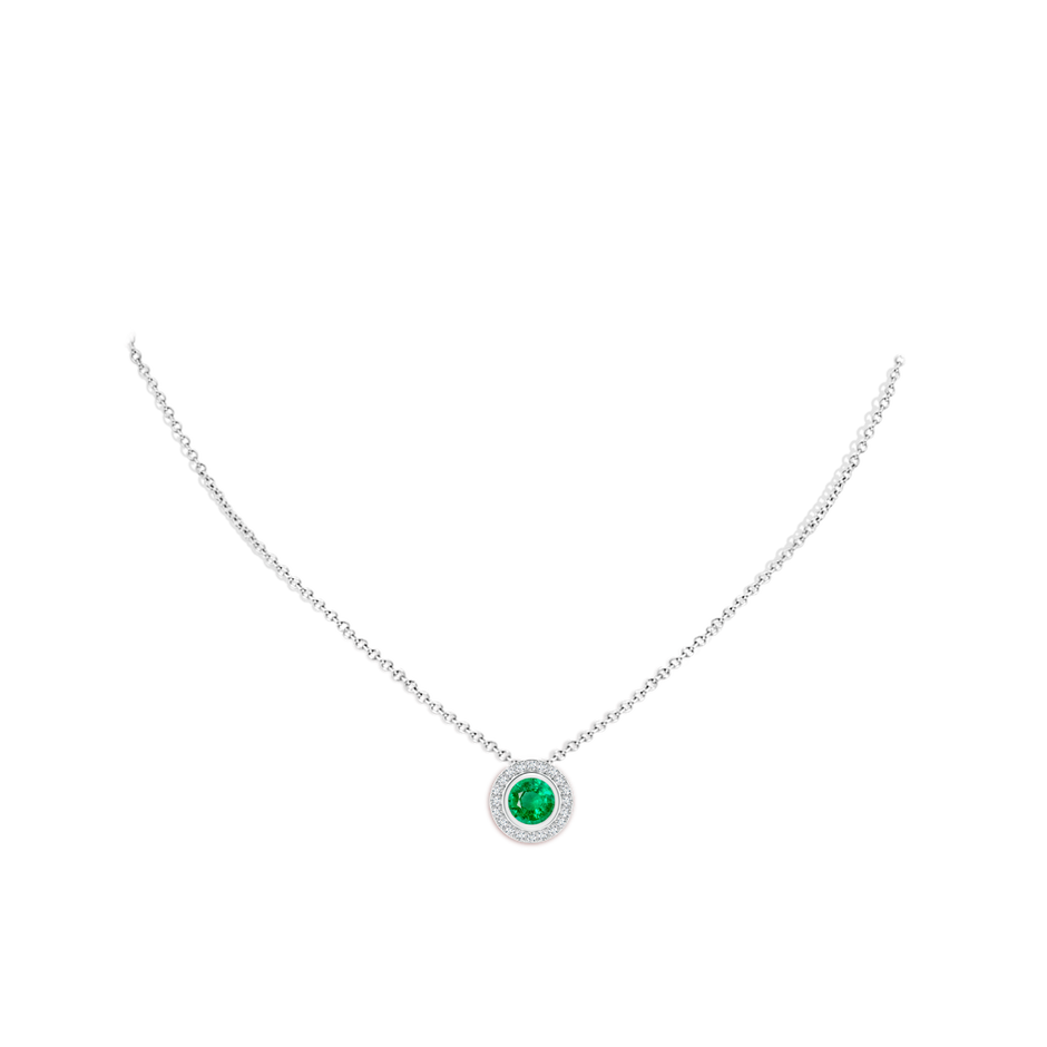 7mm AAA Round Bezel-Set Emerald Pendant with Diamond Halo in P950 Platinum pen
