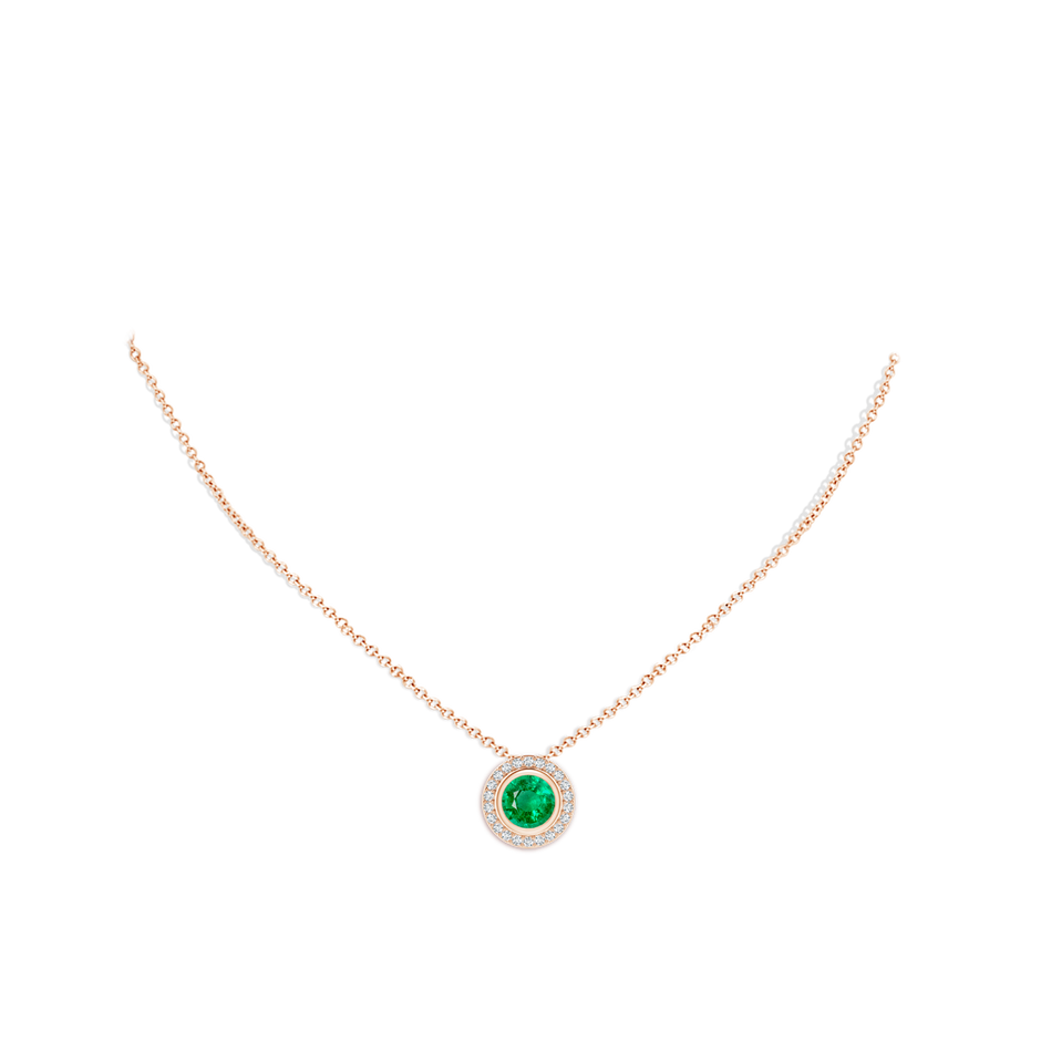 8mm AAA Round Bezel-Set Emerald Pendant with Diamond Halo in Rose Gold pen