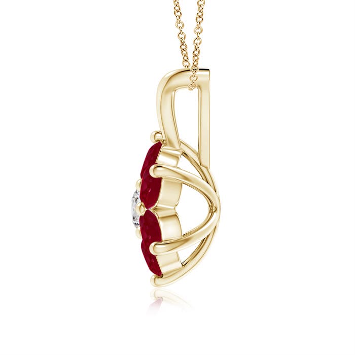 AA - Ruby / 0.65 CT / 14 KT Yellow Gold