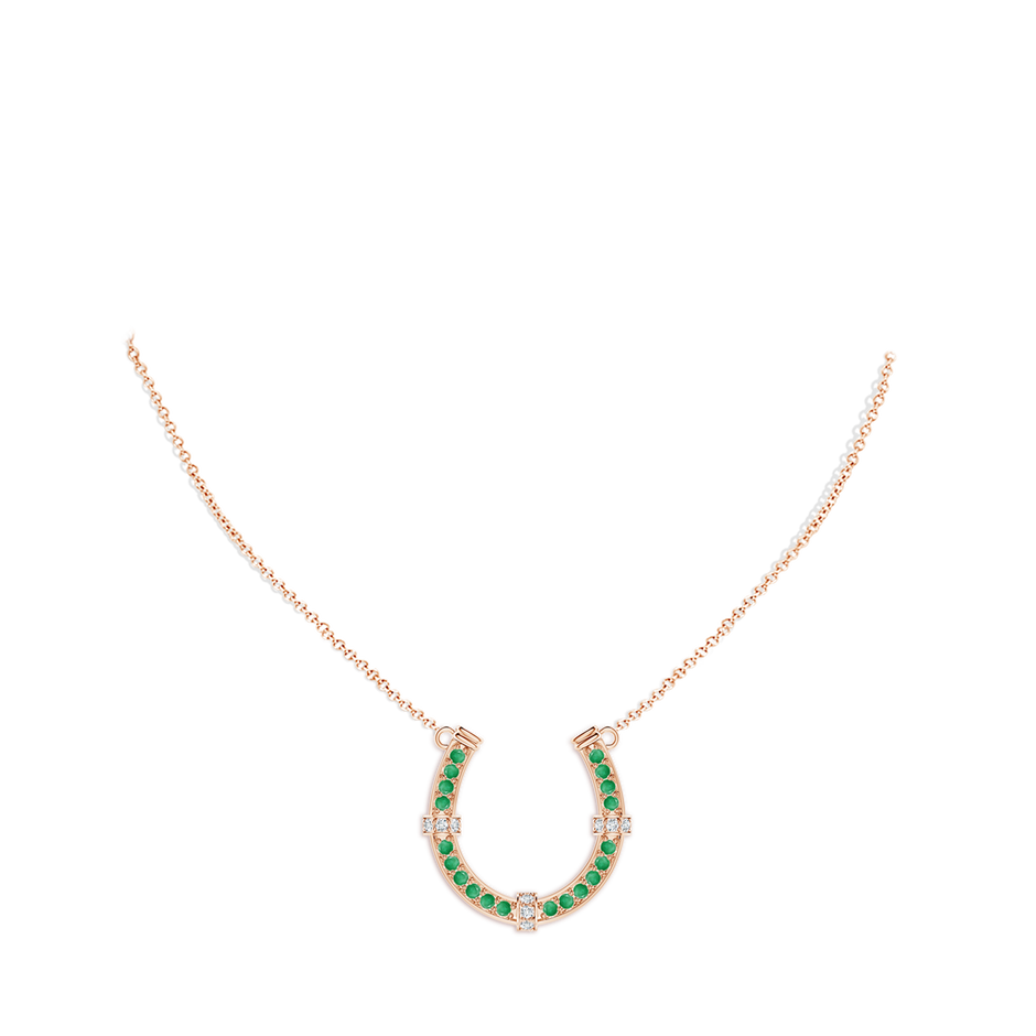 2mm A Pave-Set Emerald and Diamond Horseshoe Pendant Necklace in Rose Gold pen