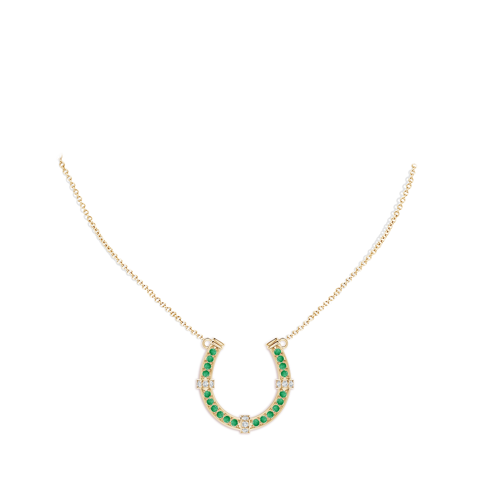 2mm A Pave-Set Emerald and Diamond Horseshoe Pendant Necklace in Yellow Gold pen