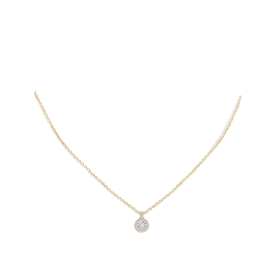 5mm HSI2 Round Diamond Dangle Pendant with Halo in Yellow Gold pen