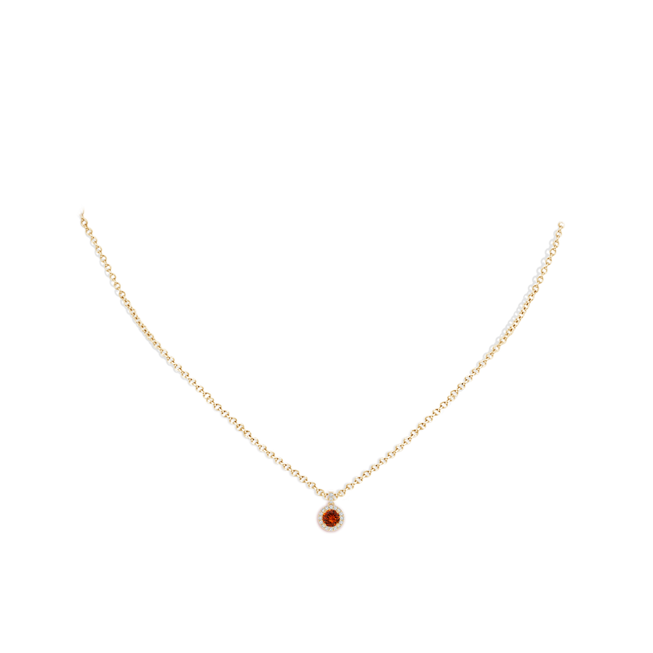4mm AAAA Round Spessartite Dangle Pendant with Diamond Halo in Yellow Gold body-neck