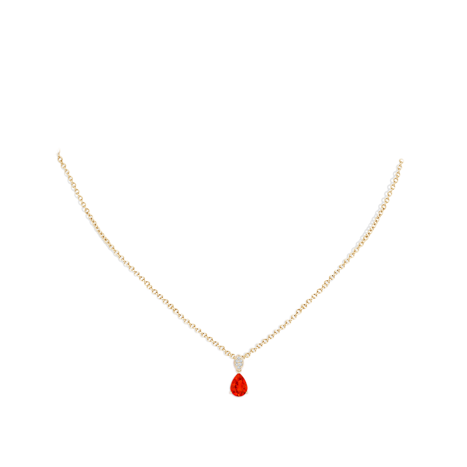 7x5mm AAAA Pear-Shaped Fire Opal Pendant with Leaf Bale in Yellow Gold pen
