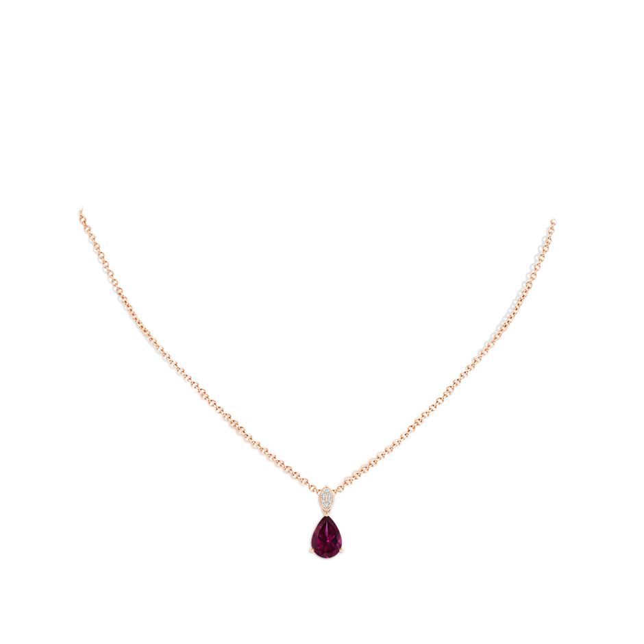 10x7mm AAAA Pear-Shaped Rhodolite Pendant with Leaf Bale in Rose Gold pen
