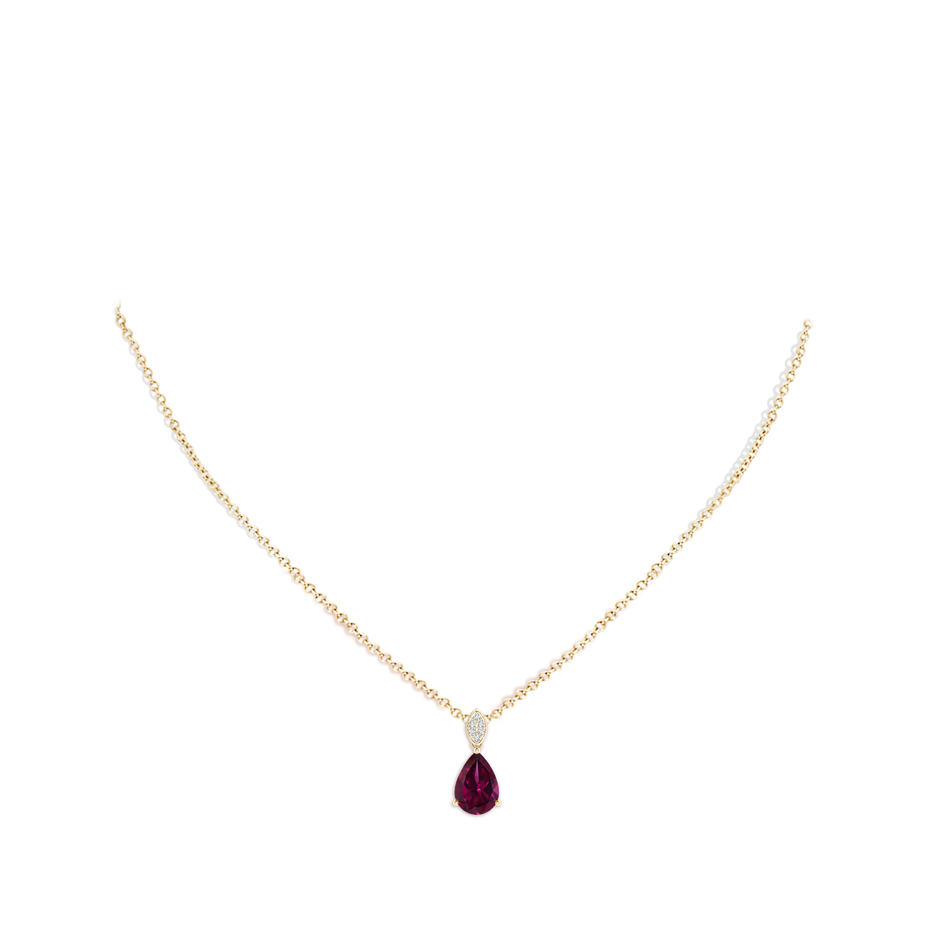 10x7mm AAAA Pear-Shaped Rhodolite Pendant with Leaf Bale in Yellow Gold pen