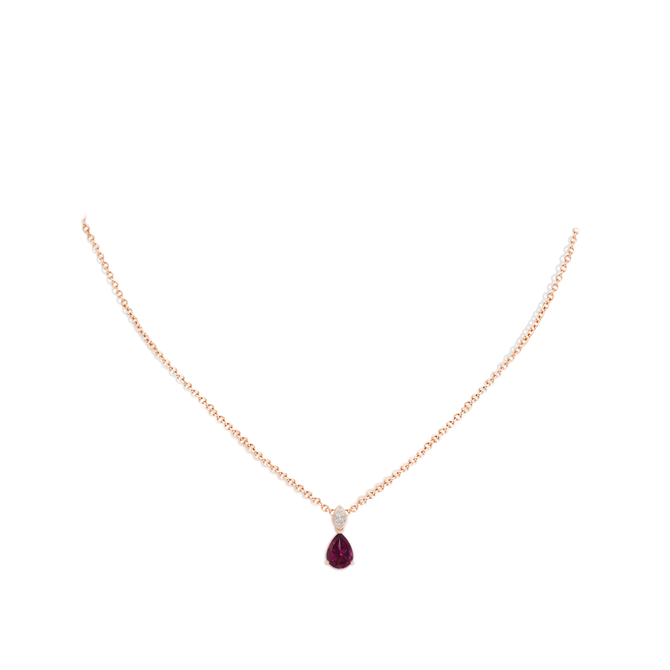 8x6mm AAAA Pear-Shaped Rhodolite Pendant with Leaf Bale in Rose Gold pen