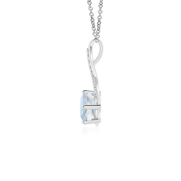 A - Aquamarine / 0.58 CT / 14 KT White Gold