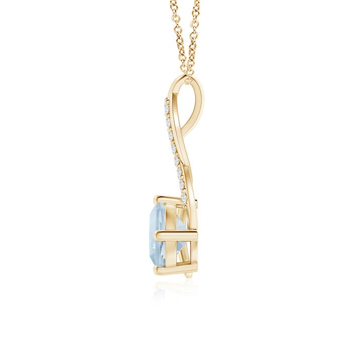 A - Aquamarine / 0.98 CT / 14 KT Yellow Gold