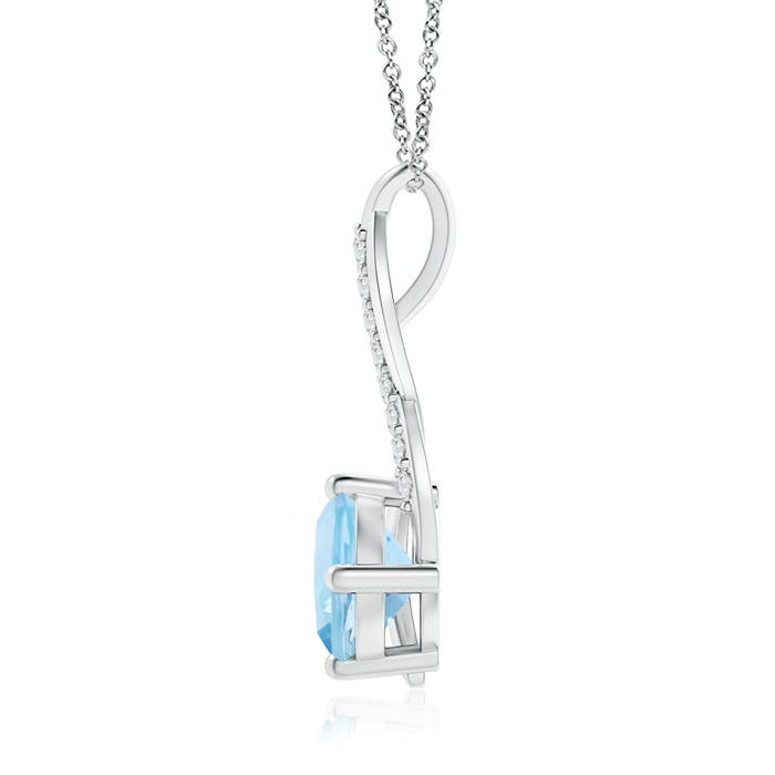 AAA - Aquamarine / 1.54 CT / 14 KT White Gold