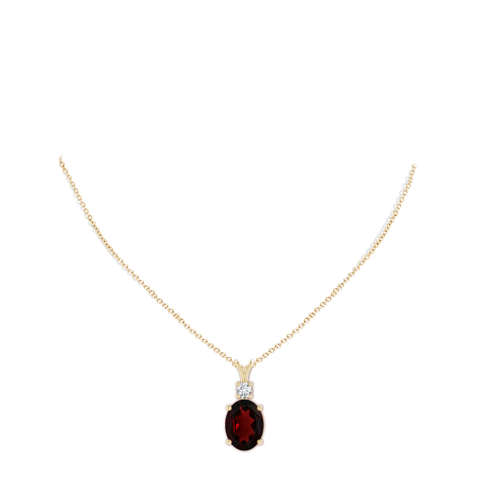 15.91x11.89x6.00mm AAA V-Bale GIA Certified Oval Garnet (Prasiolite) Pendant with Diamond in Yellow Gold pen