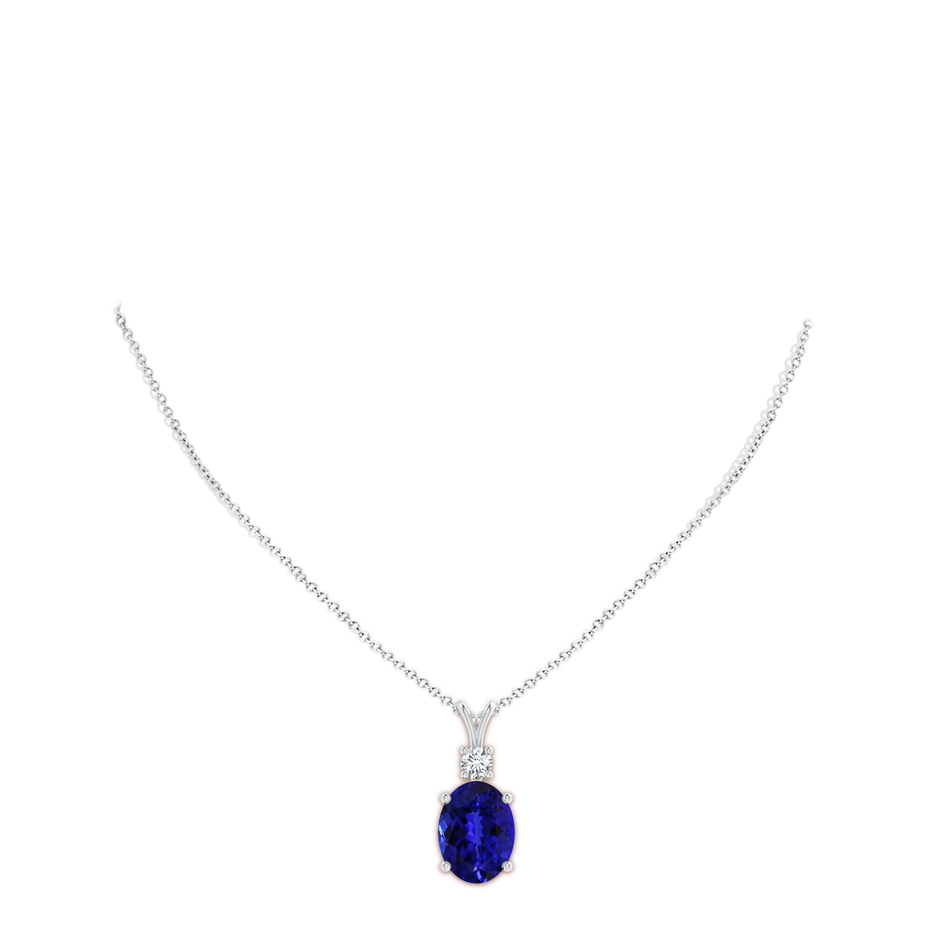 16.49x12.34x8.70mm AAAA V-Bale GIA Certified Oval Tanzanite Pendant with Diamond in White Gold pen