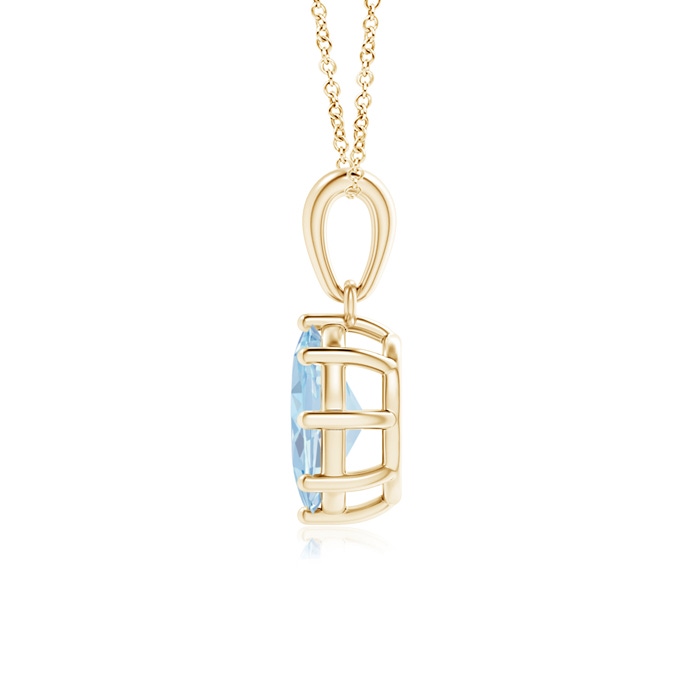 7x5mm A Eight Prong-Set Oval Aquamarine Pendant in Yellow Gold product image