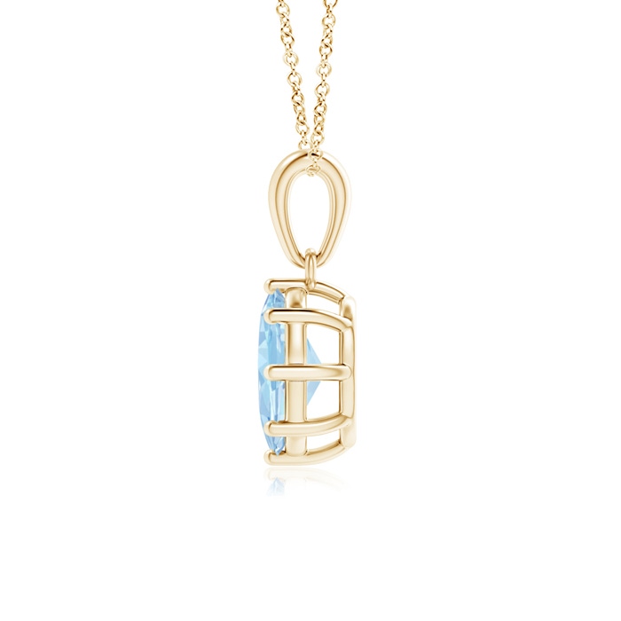7x5mm AAA Eight Prong-Set Oval Aquamarine Pendant in Yellow Gold product image