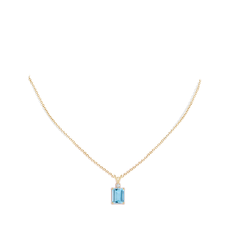10x8mm AAAA Emerald-Cut Aquamarine Solitaire Pendant with Diamond in Yellow Gold pen