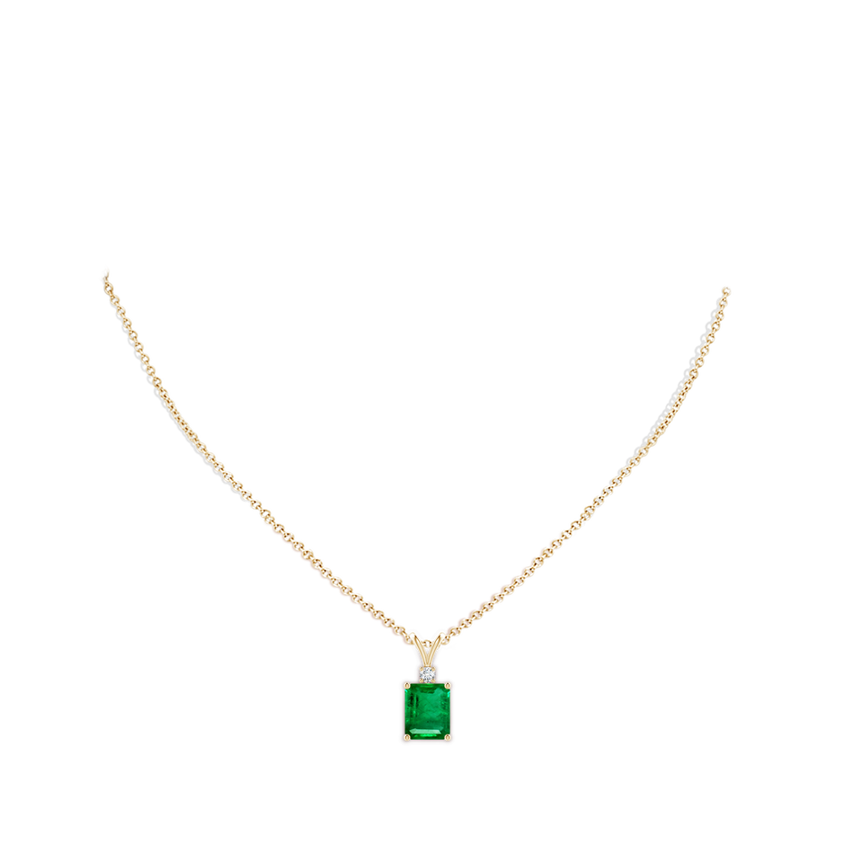 10x8mm AAA Emerald-Cut Emerald Solitaire Pendant with Diamond in Yellow Gold pen
