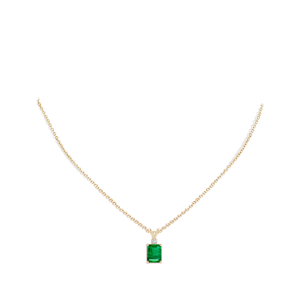 9x7mm AAA Emerald-Cut Emerald Solitaire Pendant with Diamond in Yellow Gold pen