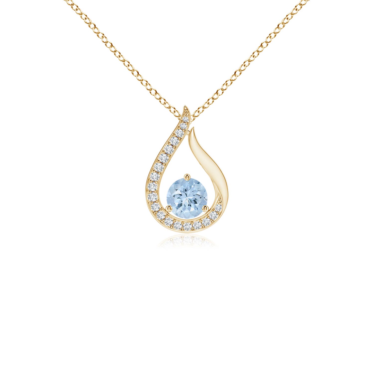 AA - Aquamarine / 0.27 CT / 14 KT Yellow Gold