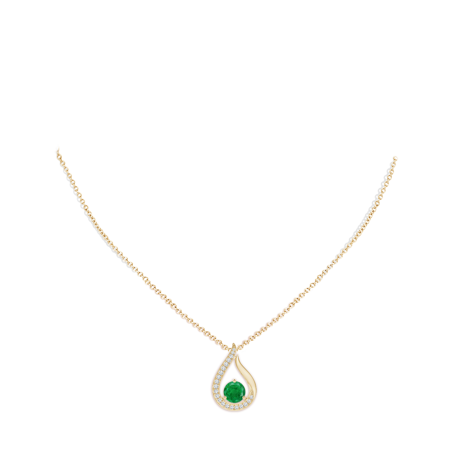 8mm AA Floating Emerald Tulip Pendant with Diamonds in Yellow Gold pen