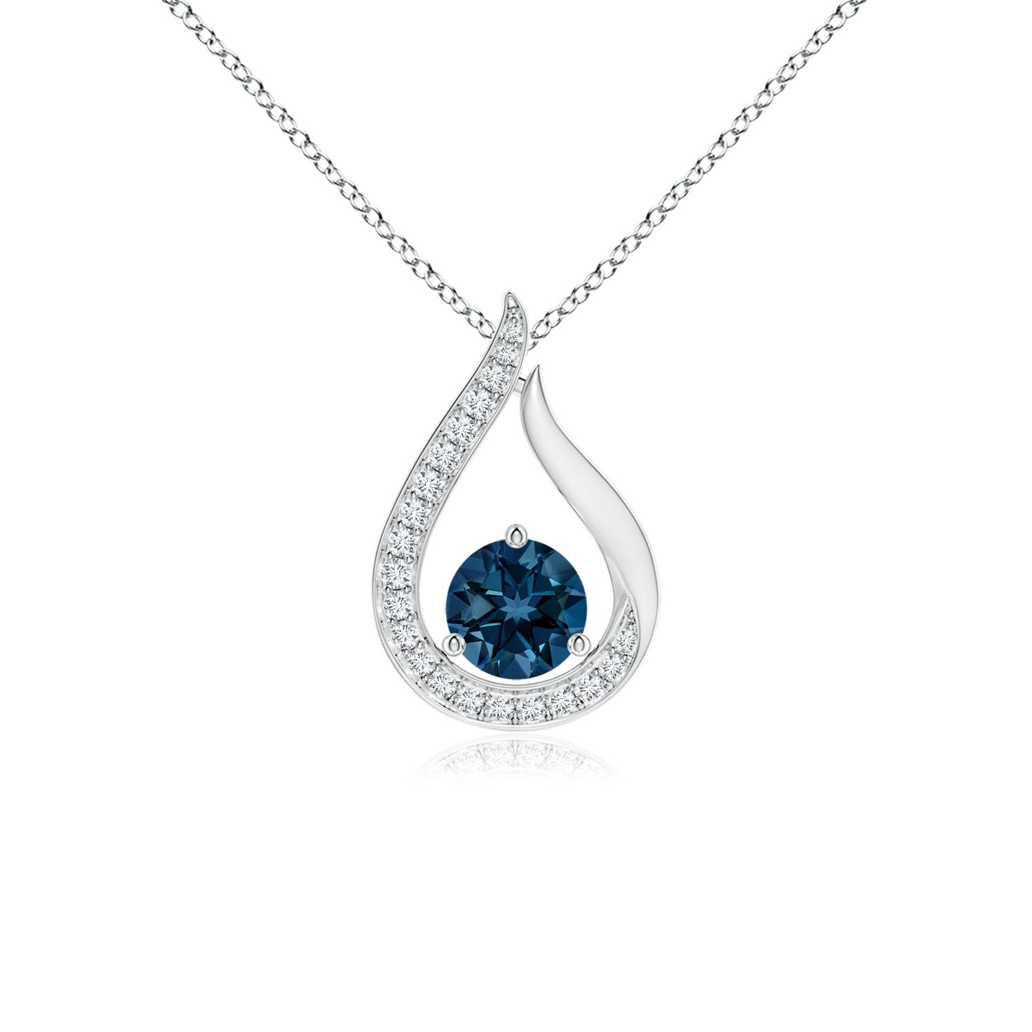 AAAA - London Blue Topaz / 0.72 CT / 14 KT White Gold