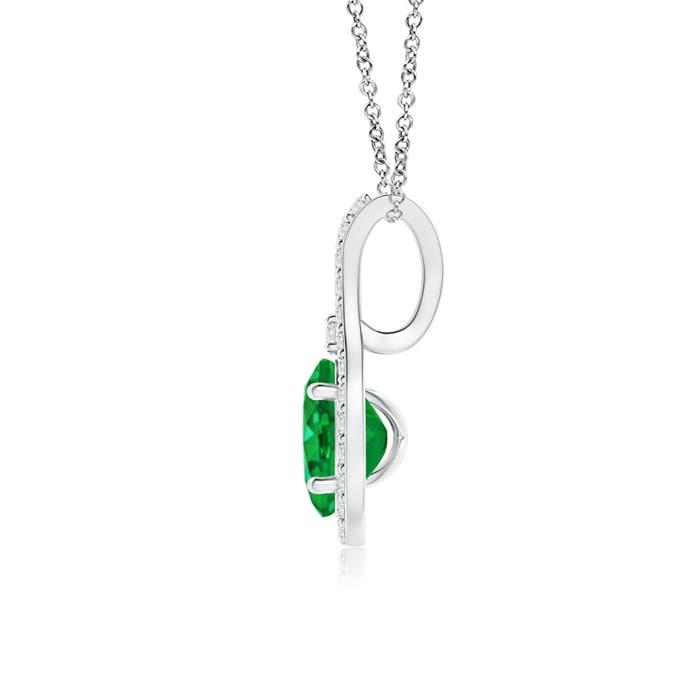 AAA - Emerald / 0.55 CT / 14 KT White Gold