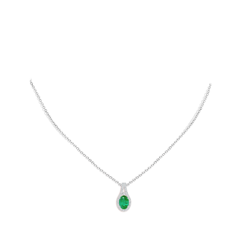 7x5mm AA Classic Emerald and Diamond Halo Pendant in White Gold pen