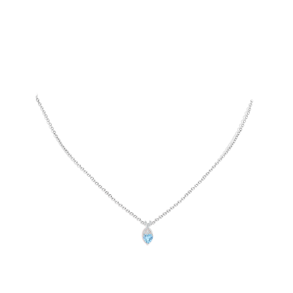 5mm AAA Solitaire Heart Aquamarine Pendant with Twisted Diamond Bale in White Gold pen