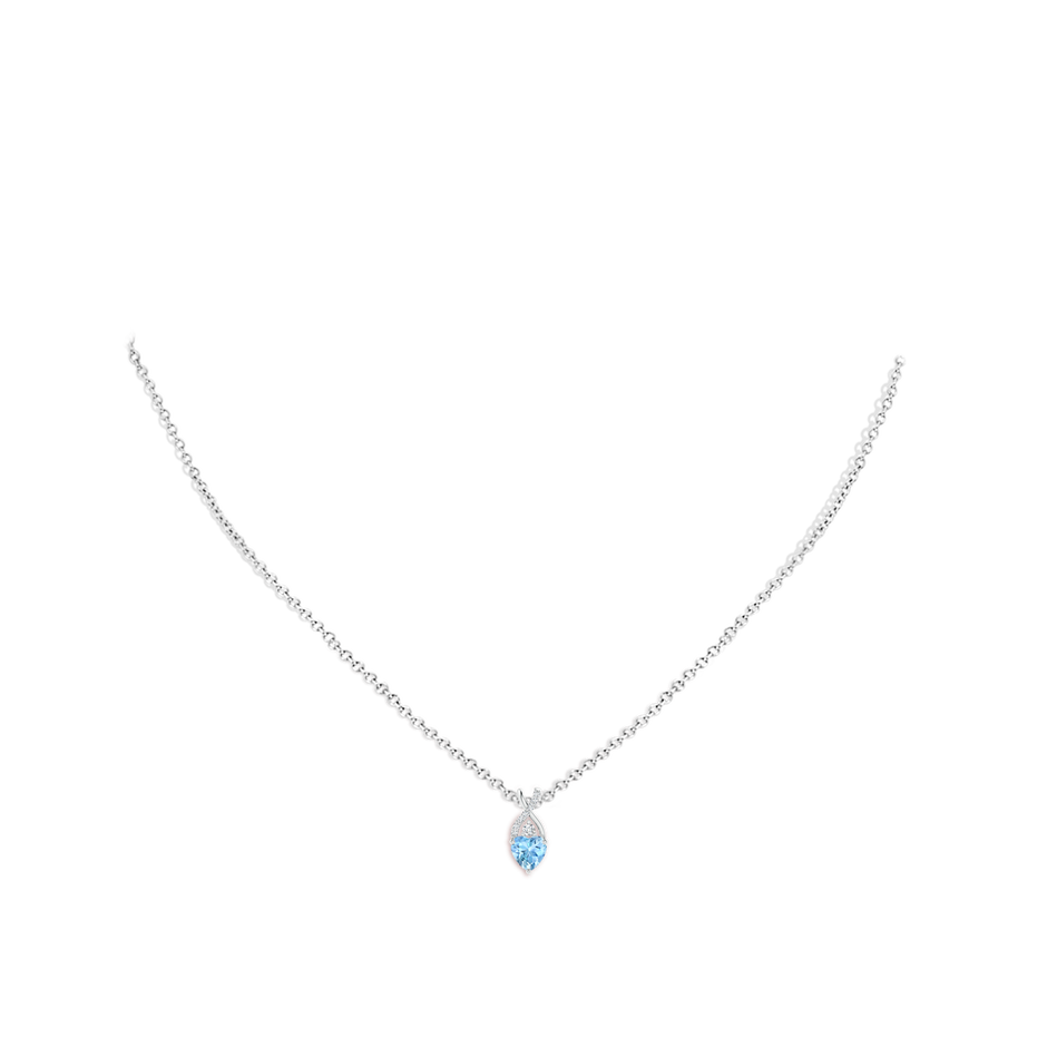5mm AAAA Solitaire Heart Aquamarine Pendant with Twisted Diamond Bale in P950 Platinum pen