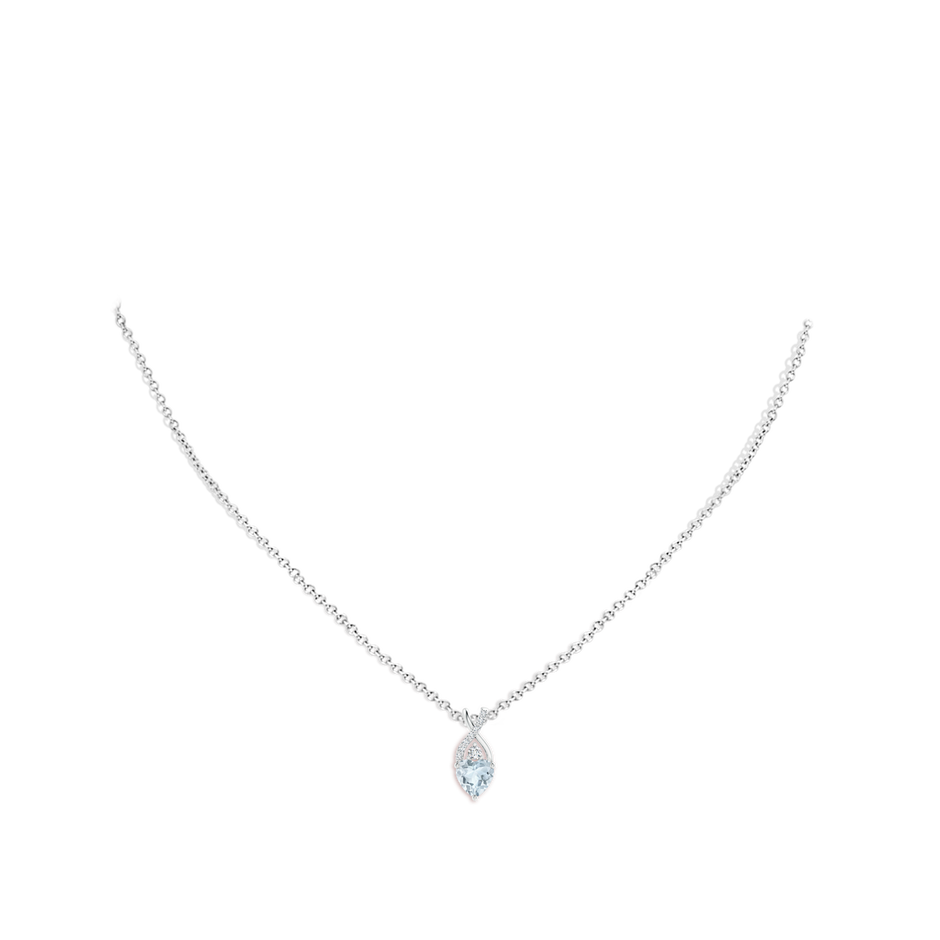 6mm A Solitaire Heart Aquamarine Pendant with Twisted Diamond Bale in S999 Silver pen