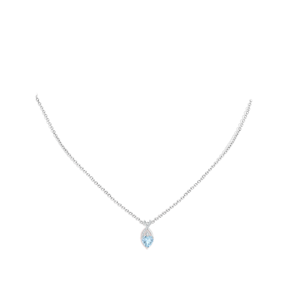 6mm AA Solitaire Heart Aquamarine Pendant with Twisted Diamond Bale in White Gold pen