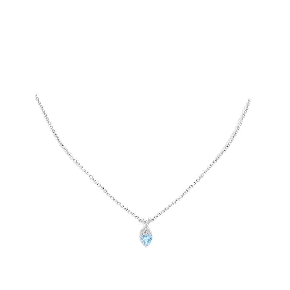 6mm AAA Solitaire Heart Aquamarine Pendant with Twisted Diamond Bale in S999 Silver pen