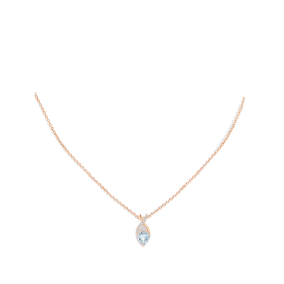 7mm A Solitaire Heart Aquamarine Pendant with Twisted Diamond Bale in Rose Gold pen