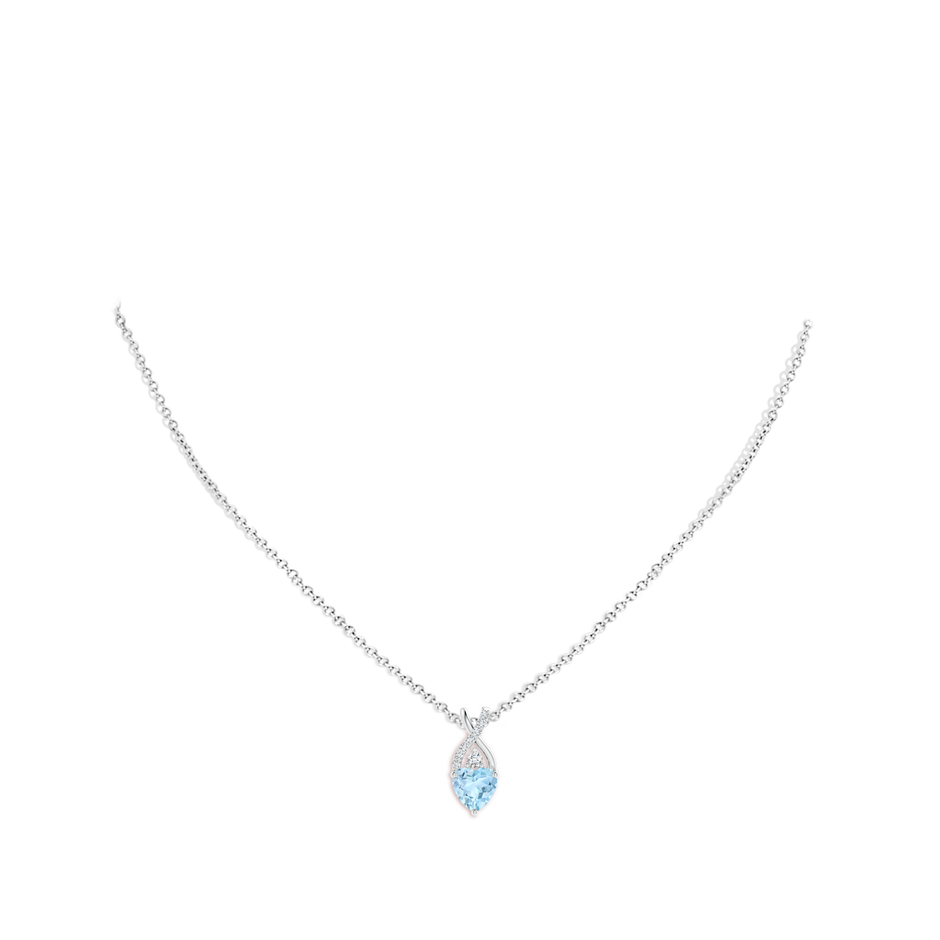 7mm AAA Solitaire Heart Aquamarine Pendant with Twisted Diamond Bale in S999 Silver pen