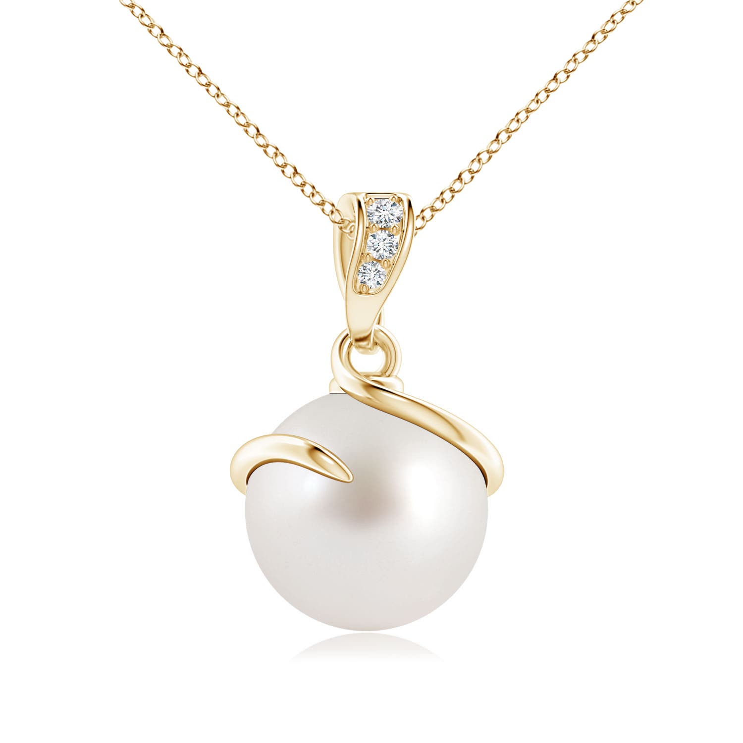 AAA - South Sea Cultured Pearl / 5.27 CT / 14 KT Yellow Gold