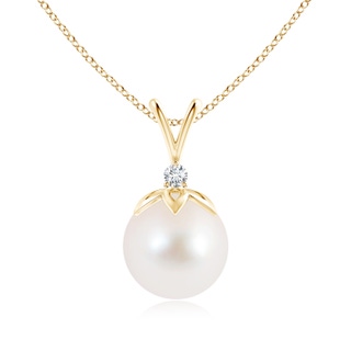 10mm AAA Freshwater Pearl V-Bale Pendant with Diamond in Yellow Gold