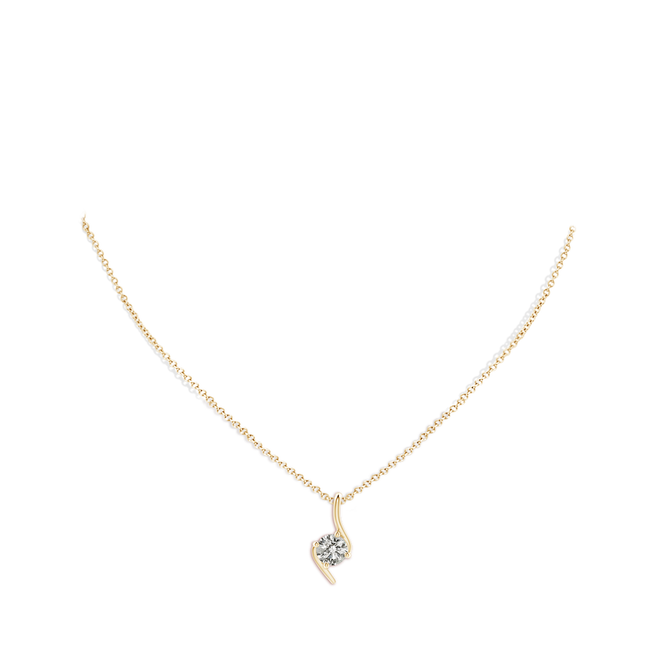 6.4mm KI3 Prong-Set Diamond Solitaire Bypass Pendant in Yellow Gold pen