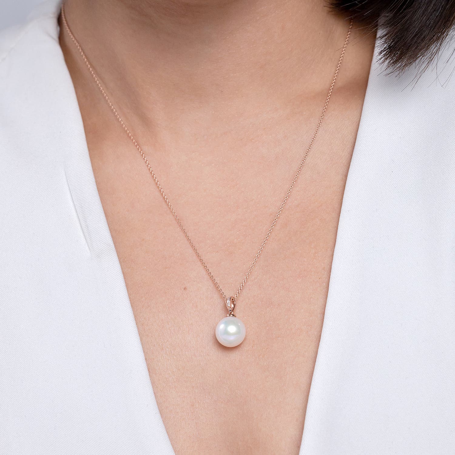 Solitaire Freshwater Pearl Pendant with Diamonds