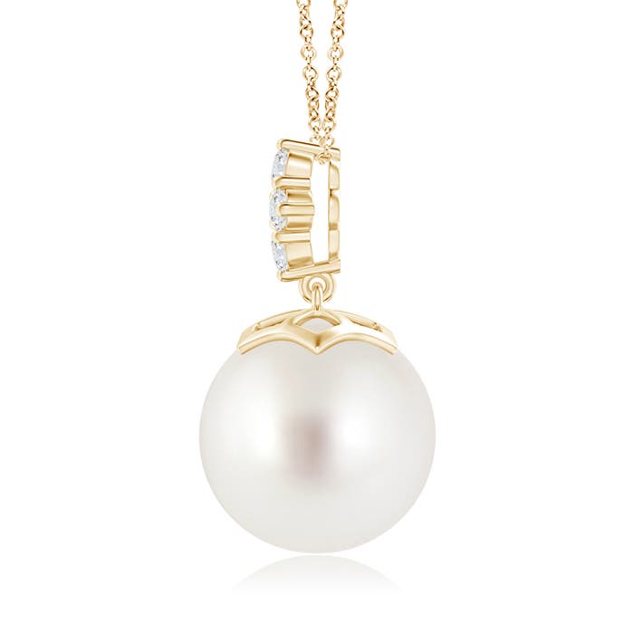 AAA - South Sea Cultured Pearl / 12.68 CT / 14 KT Yellow Gold