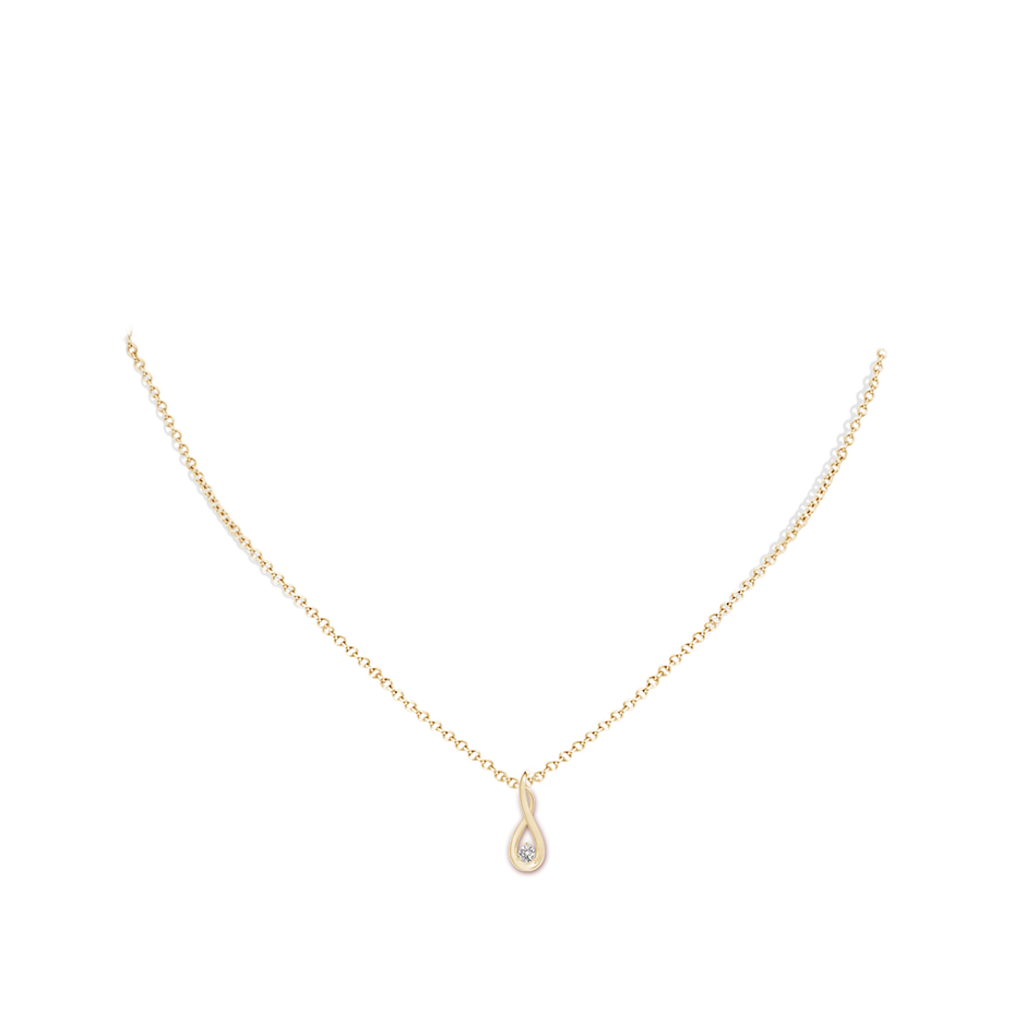 2.5mm IJI1I2 Infinity Twist Diamond Solitaire Pendant in Yellow Gold pen