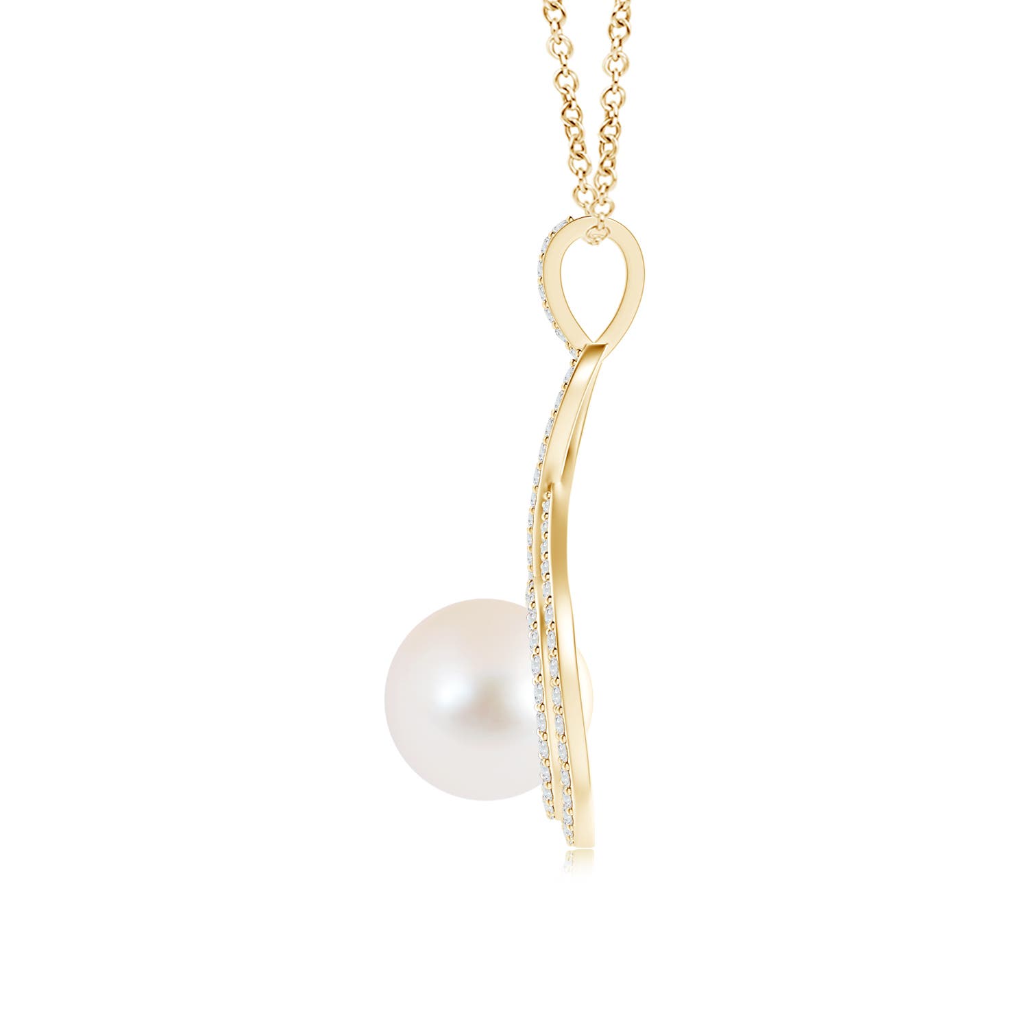 AAA - Freshwater Cultured Pearl / 5.69 CT / 14 KT Yellow Gold