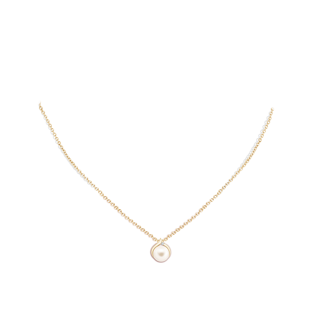8mm AAA Freshwater Pearl Solitaire Pendant with Diamond in Yellow Gold Body-Neck