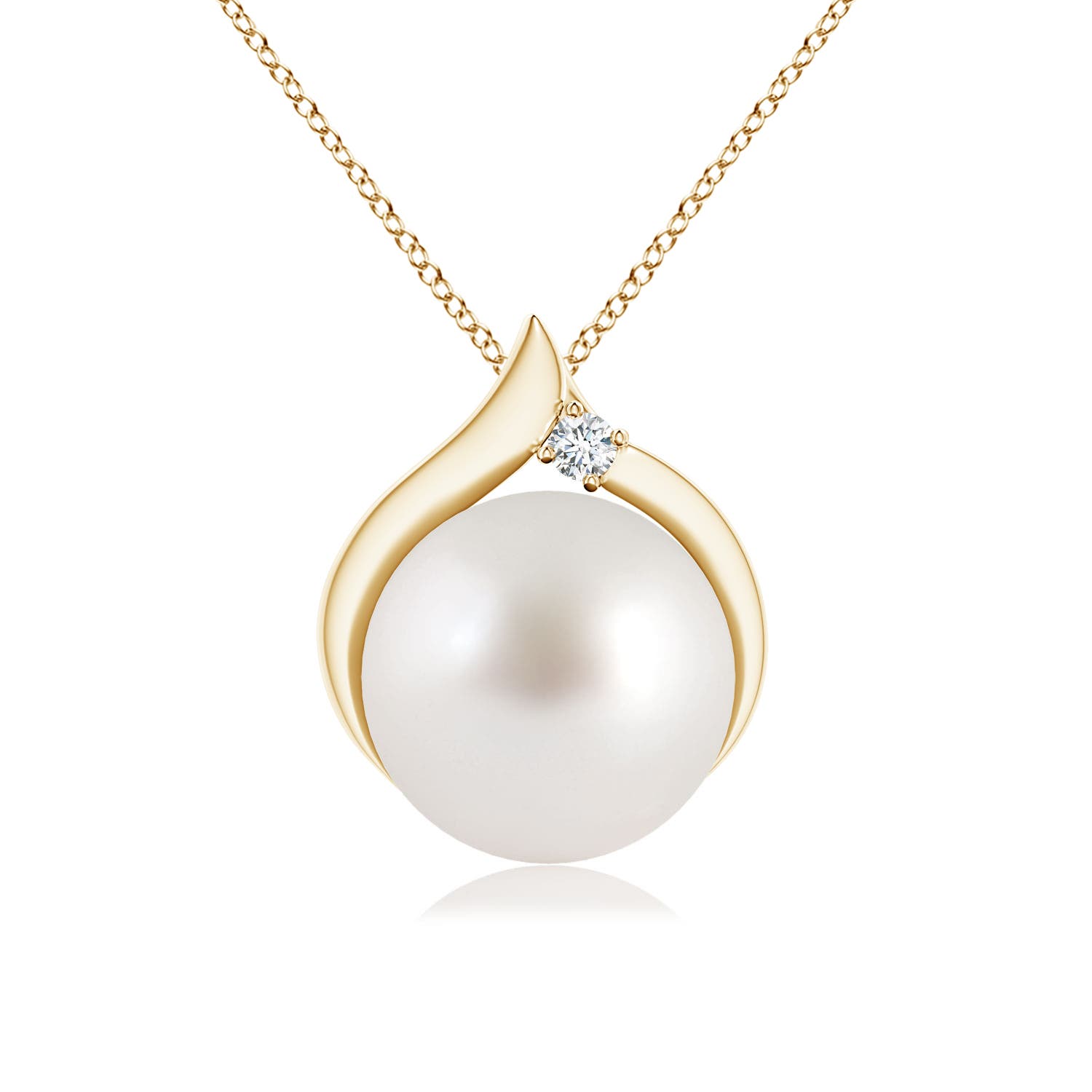 AAA - South Sea Cultured Pearl / 5.27 CT / 14 KT Yellow Gold