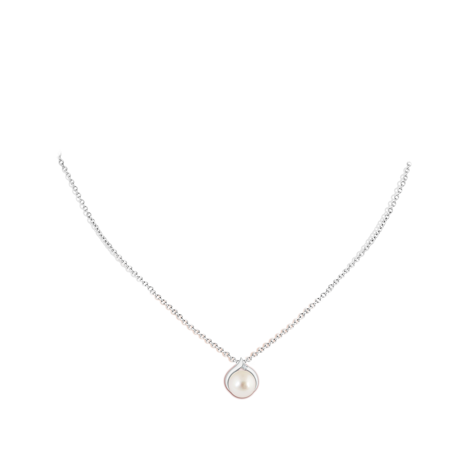 9mm AAAA South Sea Pearl Solitaire Pendant with Diamond in White Gold body-neck