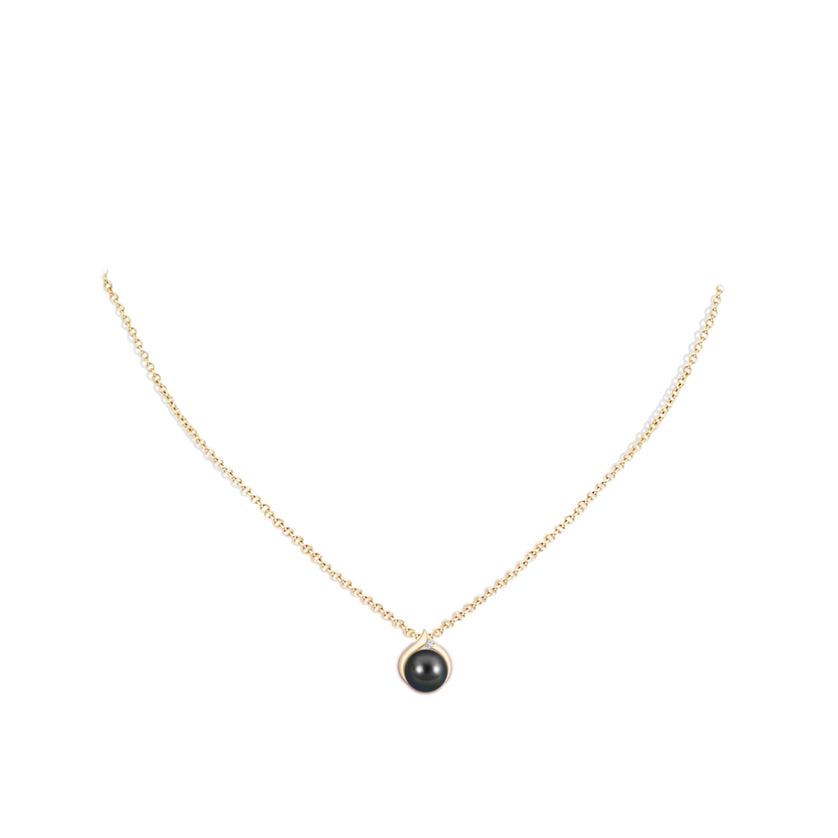 8mm AA Tahitian Pearl Solitaire Pendant with Diamond in Yellow Gold pen