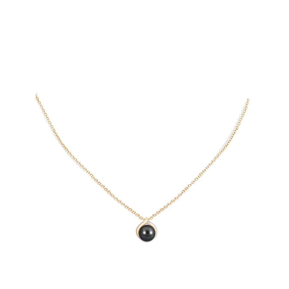 9mm AA Tahitian Pearl Solitaire Pendant with Diamond in Yellow Gold pen