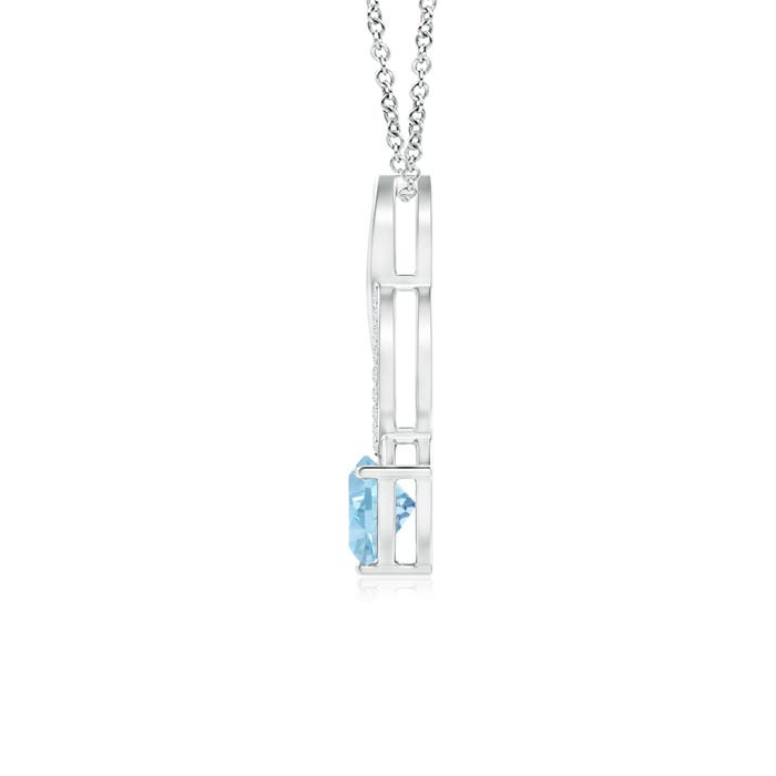 A - Swiss Blue Topaz / 0.97 CT / 14 KT White Gold