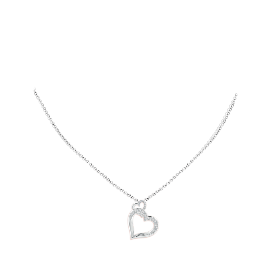 1.1mm GVS2 Interlinked Diamond Tilted Heart Pendant in White Gold pen