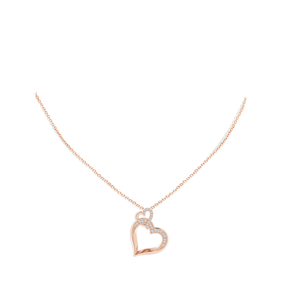 1.3mm GVS2 Interlinked Diamond Tilted Heart Pendant in 18K Rose Gold pen