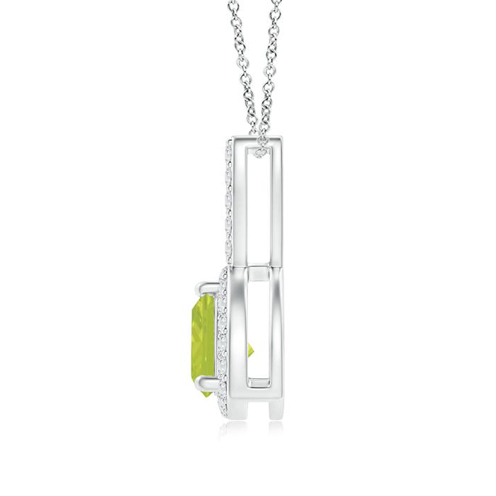 A - Peridot / 0.62 CT / 14 KT White Gold